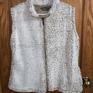 Stillwater fuzzy vest